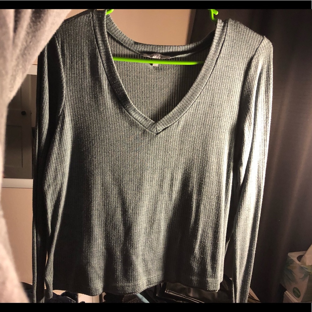 Cropped long sleeve top
